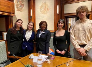 Minister Plenipotentiary Attends Japanese Tables Event in Leiden