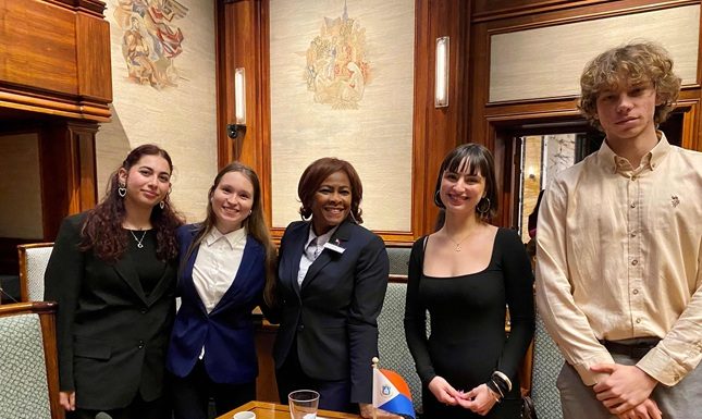 Minister Plenipotentiary Attends Japanese Tables Event in Leiden