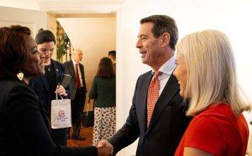 Minister Plenipotentiary Attends U.S. Holiday Reception in The Hague