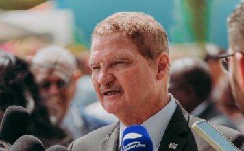 Prome Minister Mike Eman ta cancela bishita pa Hulanda