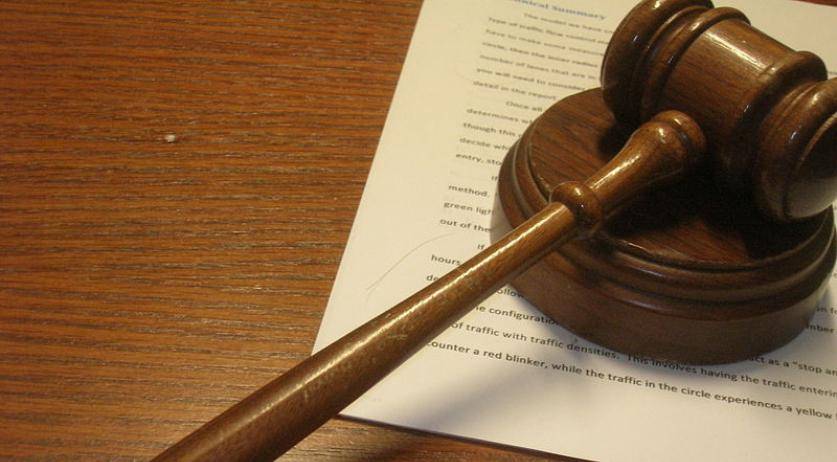 800px-My_Trusty_Gavel_0