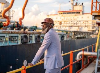 E PROMÉ BARKU KU KRUDO VENEZOLANO A YEGA KÒRSOU: UN OPORTUNIDAT STRATÉGIKO NOBO PA NOS ISLA