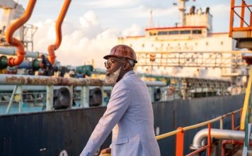 E PROMÉ BARKU KU KRUDO VENEZOLANO A YEGA KÒRSOU: UN OPORTUNIDAT STRATÉGIKO NOBO PA NOS ISLA