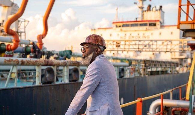 E PROMÉ BARKU KU KRUDO VENEZOLANO A YEGA KÒRSOU: UN OPORTUNIDAT STRATÉGIKO NOBO PA NOS ISLA
