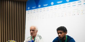 NOS KAPITAN LEANDRO BACUNA HUNTU KU NOS ‘BONDS COACH’ FRED RUTTEN A TENE UN RUEDA DI PRENSA PA DUNA DEKLARASHON RIBA NOS PARTIDO KONTRA CHINA!