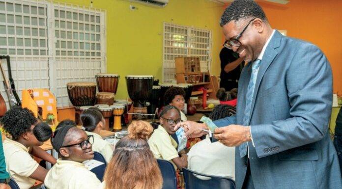 CBCS brings ‘Money Week’ to primary schools in Curaçao and Sint Maarten