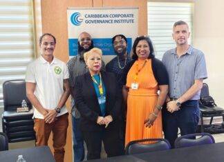 URSM Board Members Participate in Corporate Governance Training