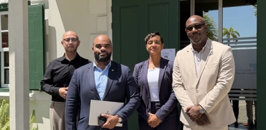 VROMI in court to keep Mullet Bay Beach Public !