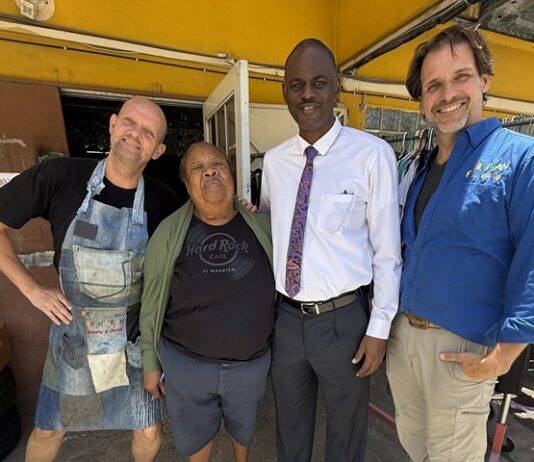 Minister Brug visits Freegan Food Foundation; announces extension of support program for seniors