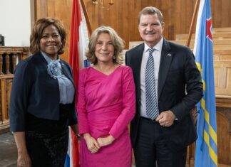 Minister Arrindell attends Reception in Honor of Incoming Minister Plenipotentiary Aruba