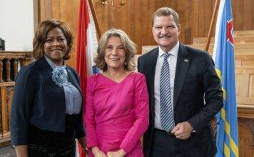 Minister Arrindell attends Reception in Honor of Incoming Minister Plenipotentiary Aruba