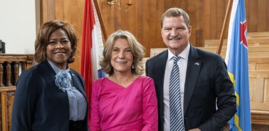 Minister Arrindell attends Reception in Honor of Incoming Minister Plenipotentiary Aruba