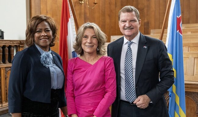 Minister Arrindell attends Reception in Honor of Incoming Minister Plenipotentiary Aruba