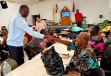Minister Brug thanks his beloved seniors