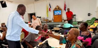 Minister Brug thanks his beloved seniors