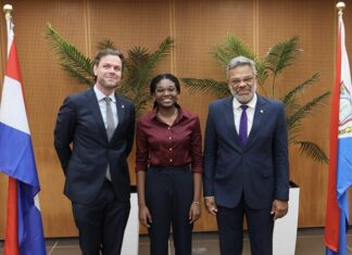 Prime Minister Welcomes St. Dominic Student to Cabinet as Part of Youth Career Development Initiative