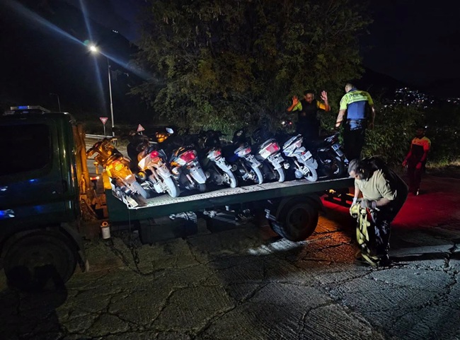 police scooter tow truck