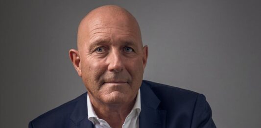 Jan Helmond steps down as Acting Kingdom Representative