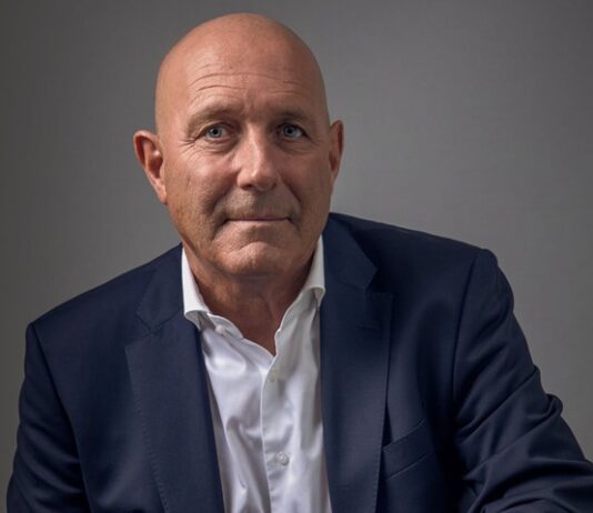 Jan Helmond steps down as Acting Kingdom Representative