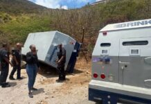 Traffic Accident on Alexis Arnell Road Causes Traffic Disruption