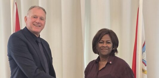 Minister Plenipotentiary Arrindell Discusses Opportunities for Cooperation with Aon