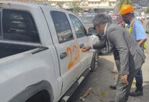 Prime Minister Mercelina Joins Car Wreck Removal Efforts in Cole Bay, Reaffirms Commitment to a Cleaner Sint Maarten