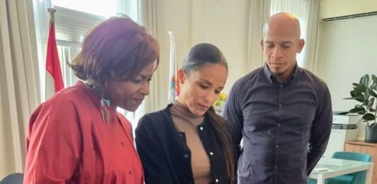 Minister Plenipotentiary Arrindell Meets Local Authors Dwight Williams and Claudine Williams Wescot