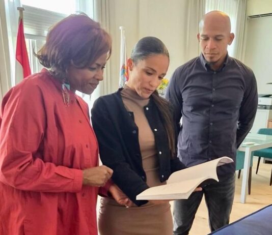 Minister Plenipotentiary Arrindell Meets Local Authors Dwight Williams and Claudine Williams Wescot