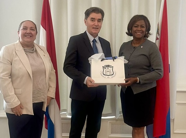 MinPLEN GA and the Amabassador of Uruguay